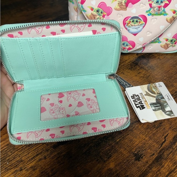 Loungefly Valentines Day Grogru backpack and wallet - Picture 11 of 12